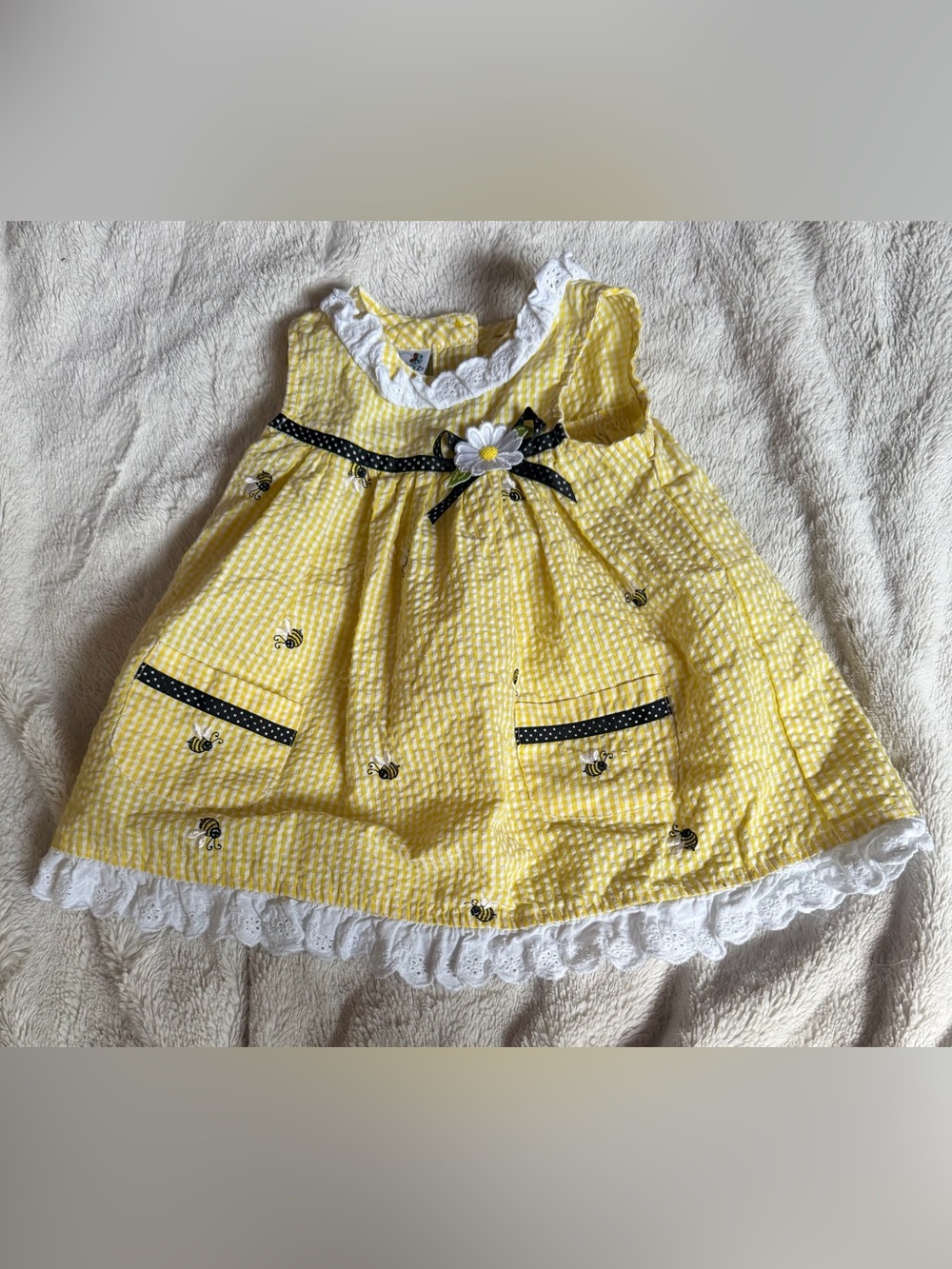Vintage Yellow Bee-Print Seersucker Dress with Daisy Bow - Kids